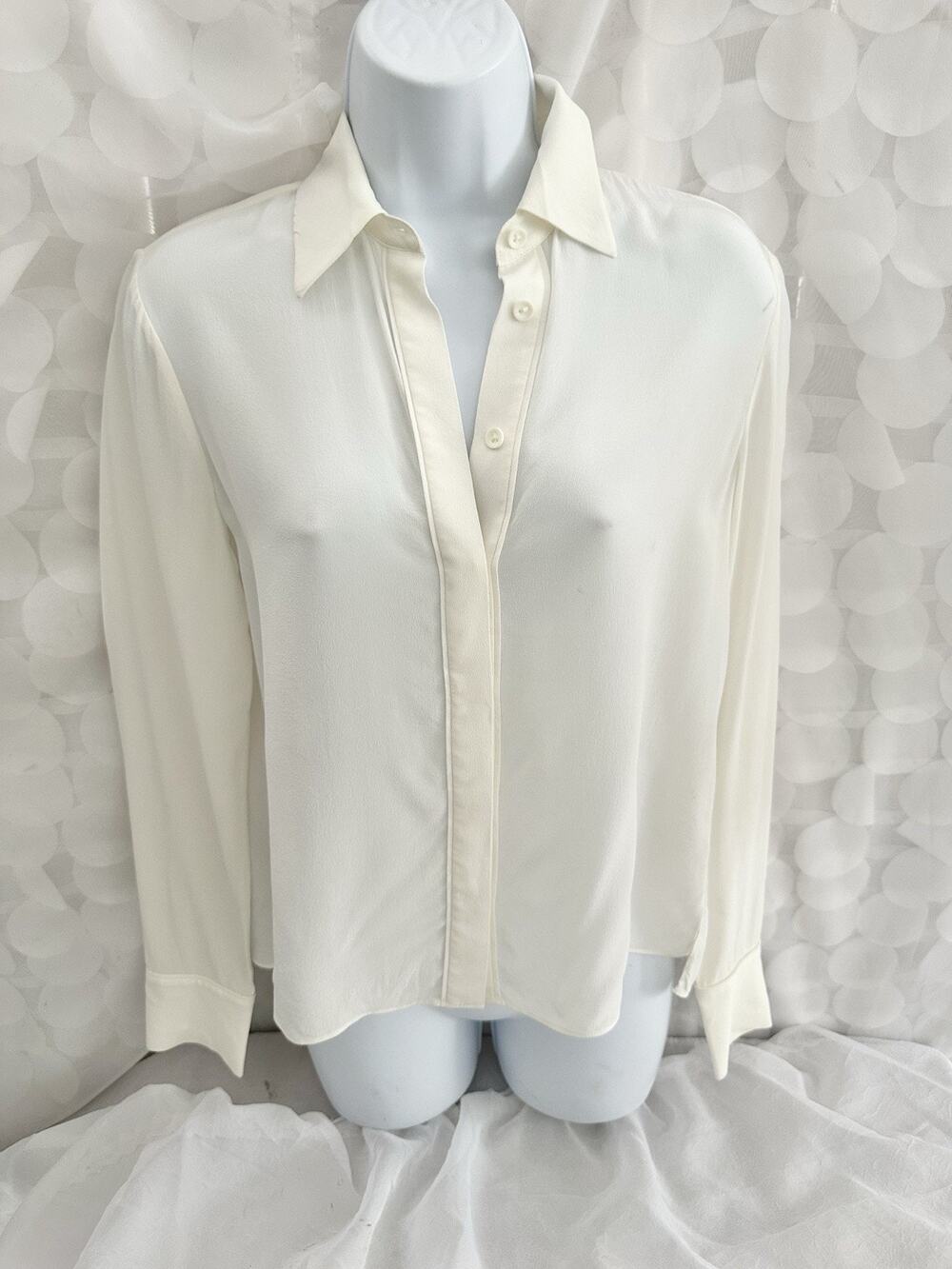 Alice + Olivia Small 100% SILK Long Sleeve Cream Blouse Career Elegant Classic